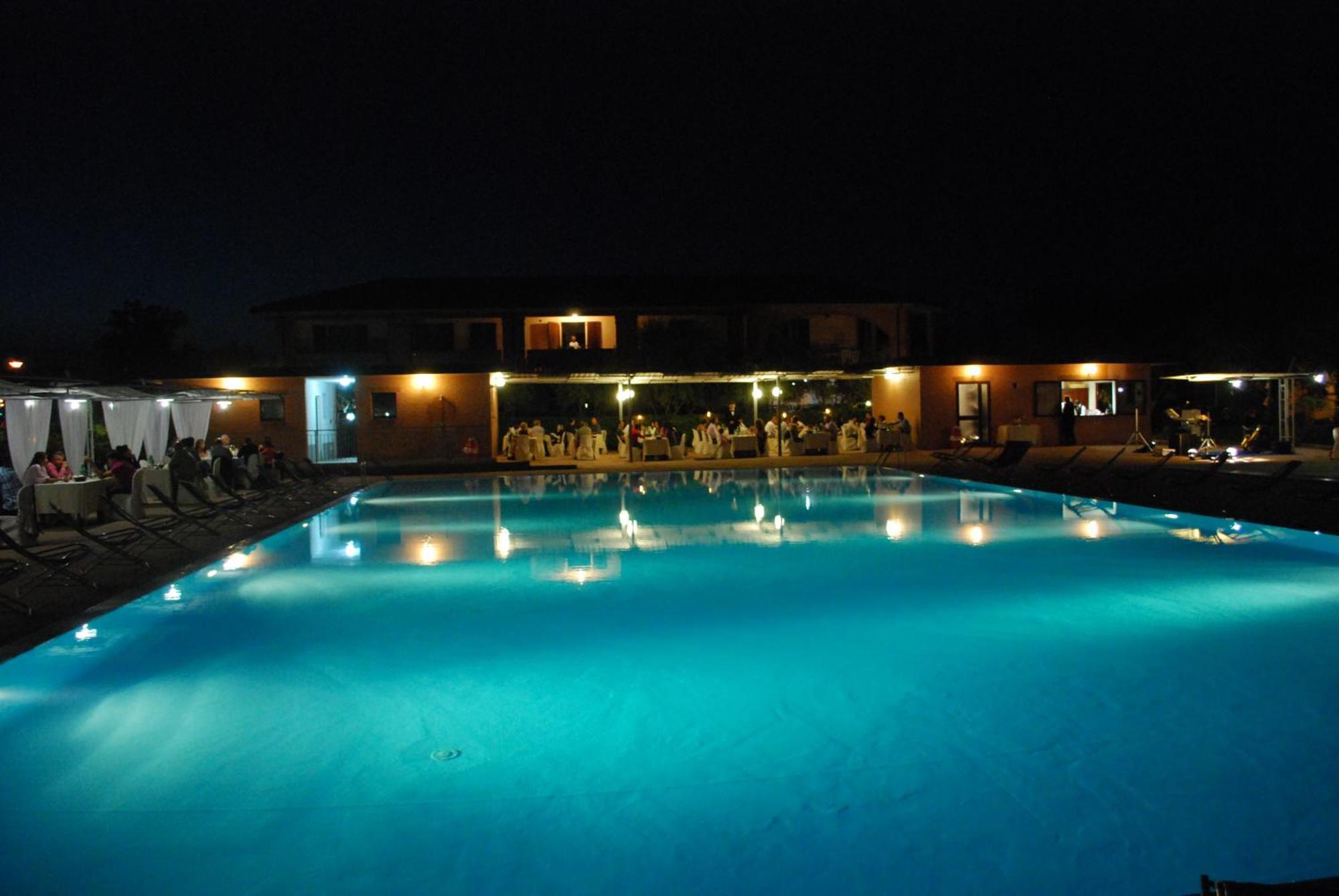 Hotel Borgo Degli Olivi Riotorto Bagian luar foto