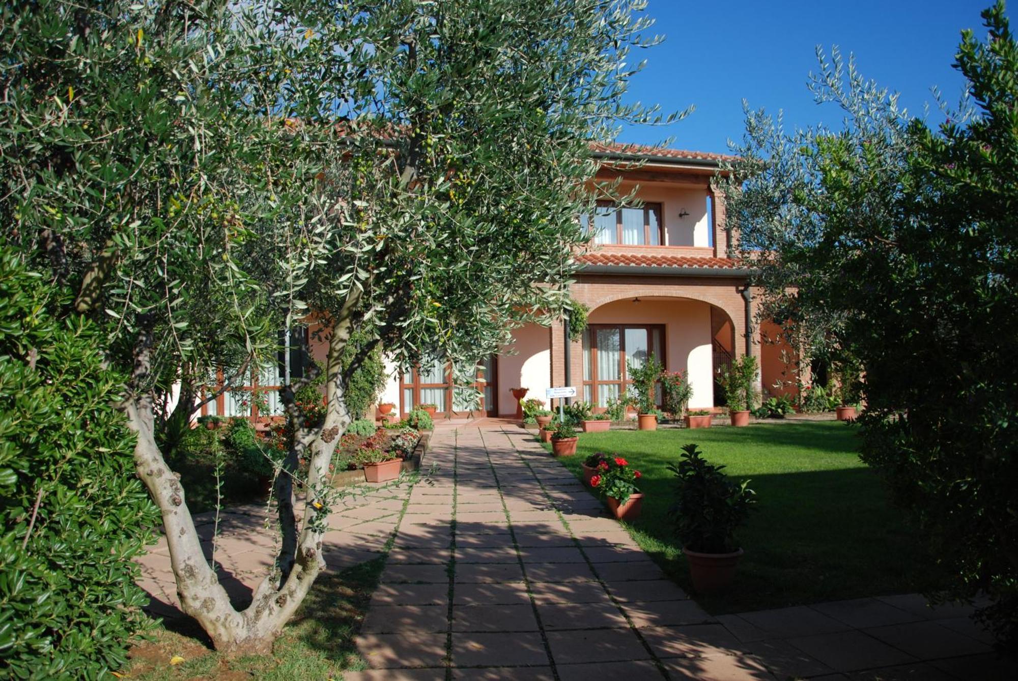 Hotel Borgo Degli Olivi Riotorto Bagian luar foto