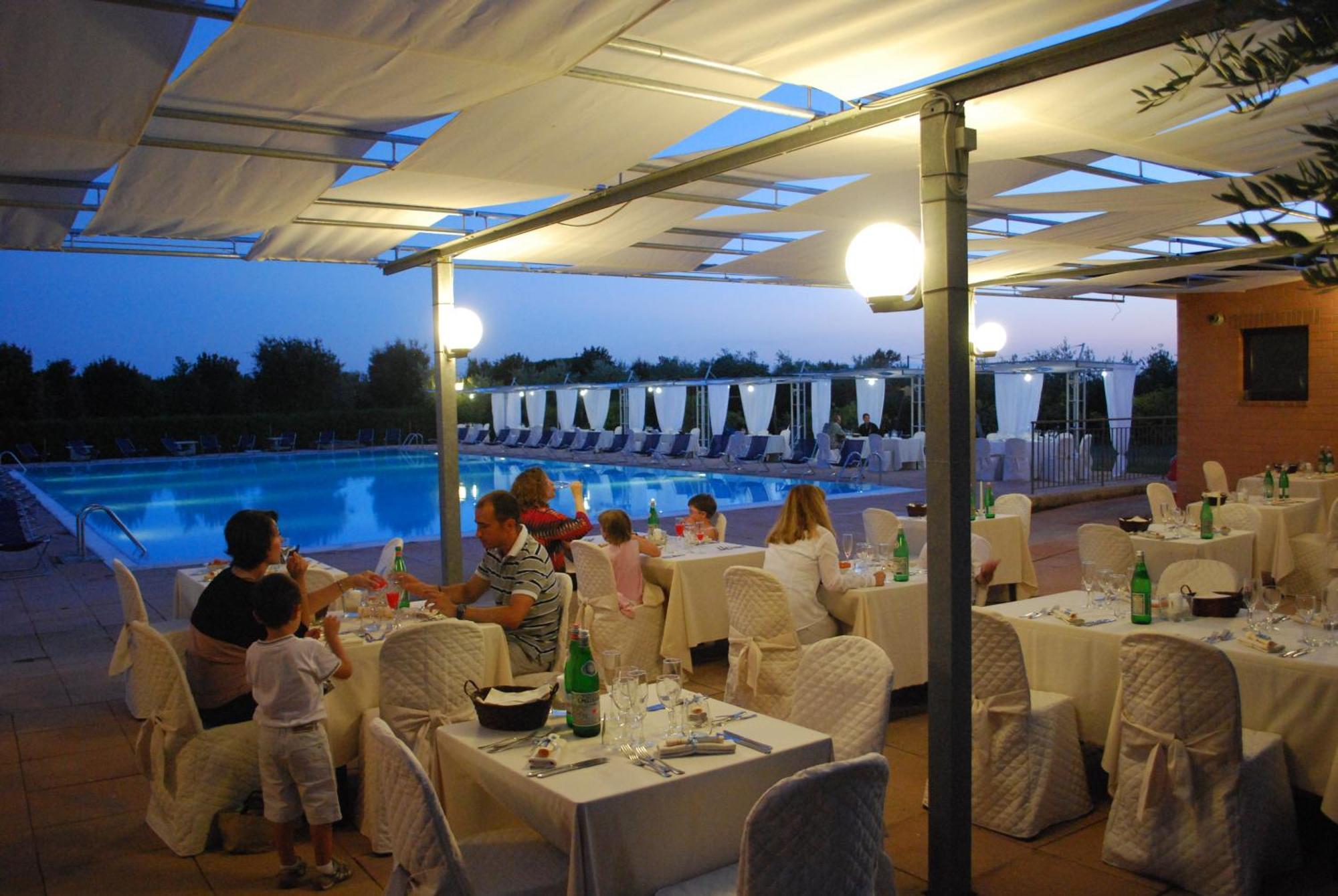 Hotel Borgo Degli Olivi Riotorto Bagian luar foto