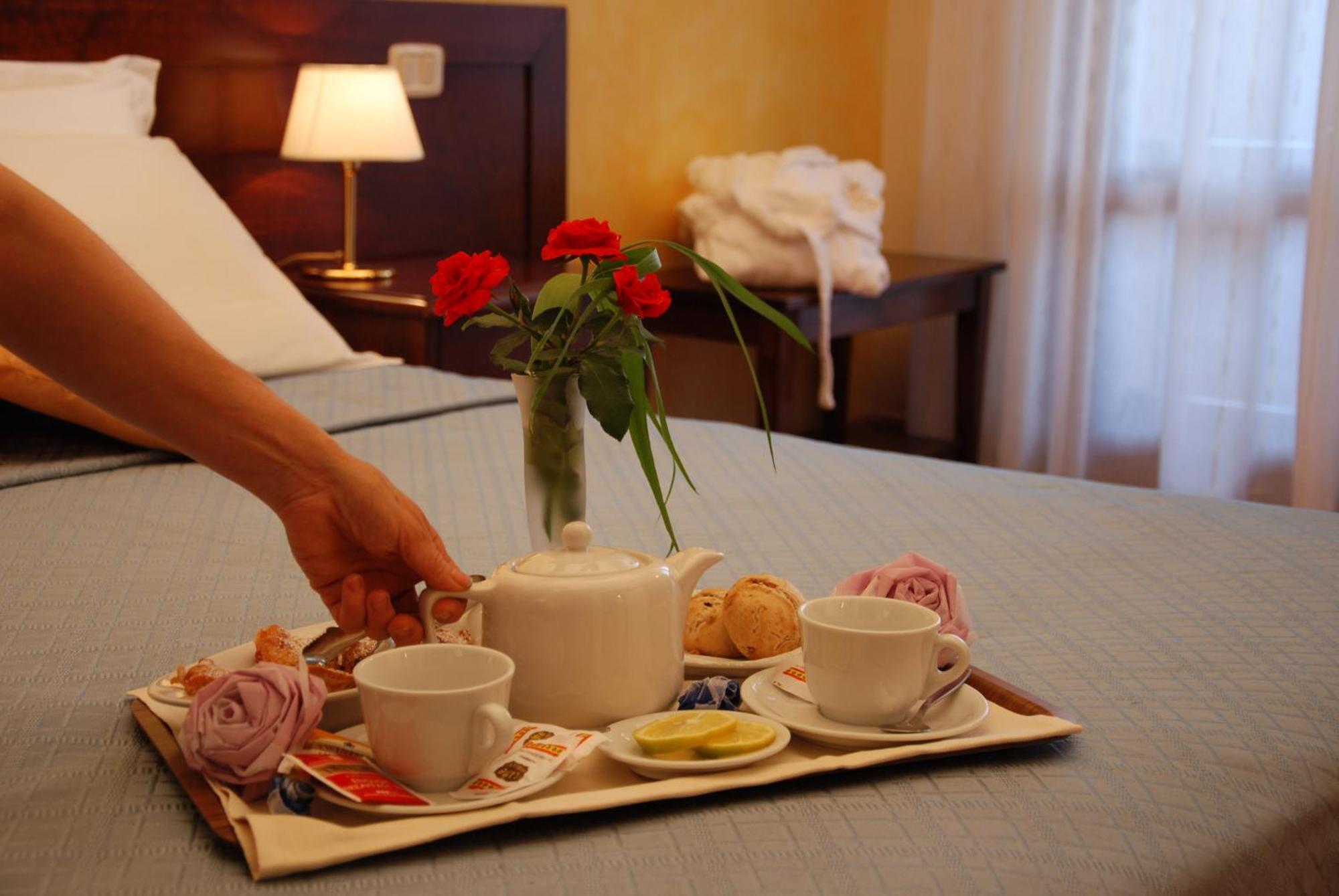 Hotel Borgo Degli Olivi Riotorto Bagian luar foto