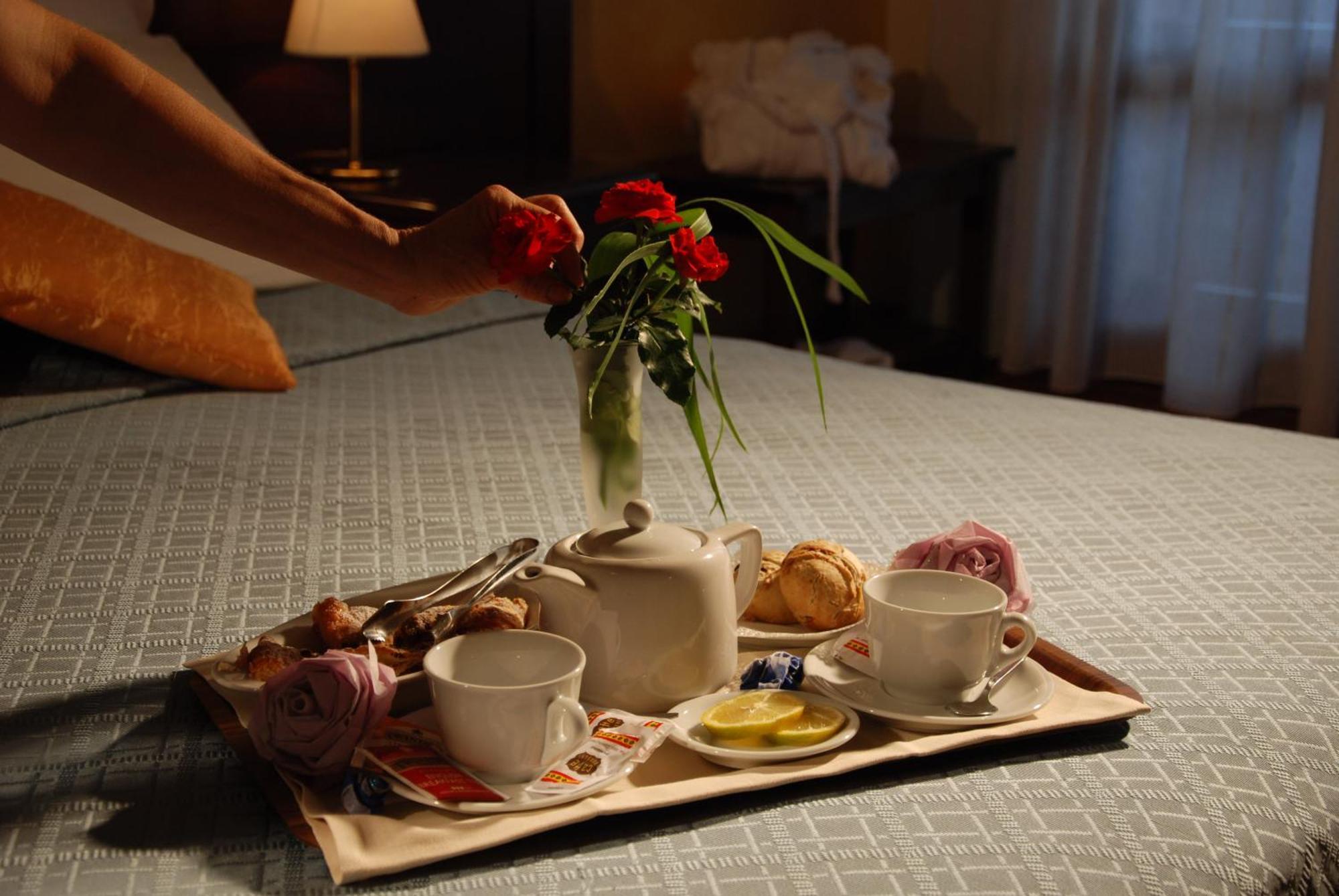 Hotel Borgo Degli Olivi Riotorto Bagian luar foto