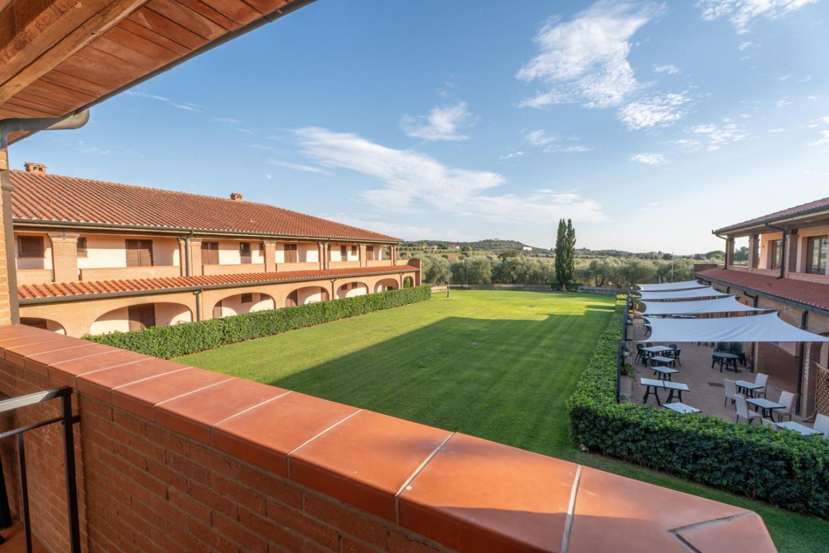 Hotel Borgo Degli Olivi Riotorto Bagian luar foto