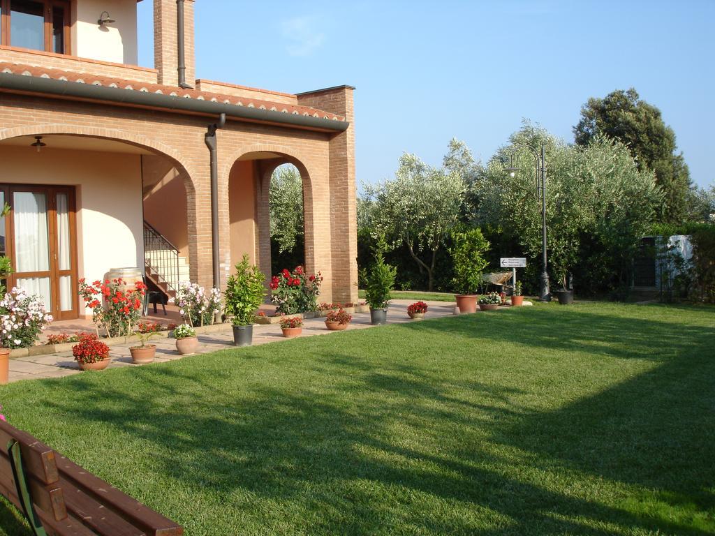 Hotel Borgo Degli Olivi Riotorto Bagian luar foto