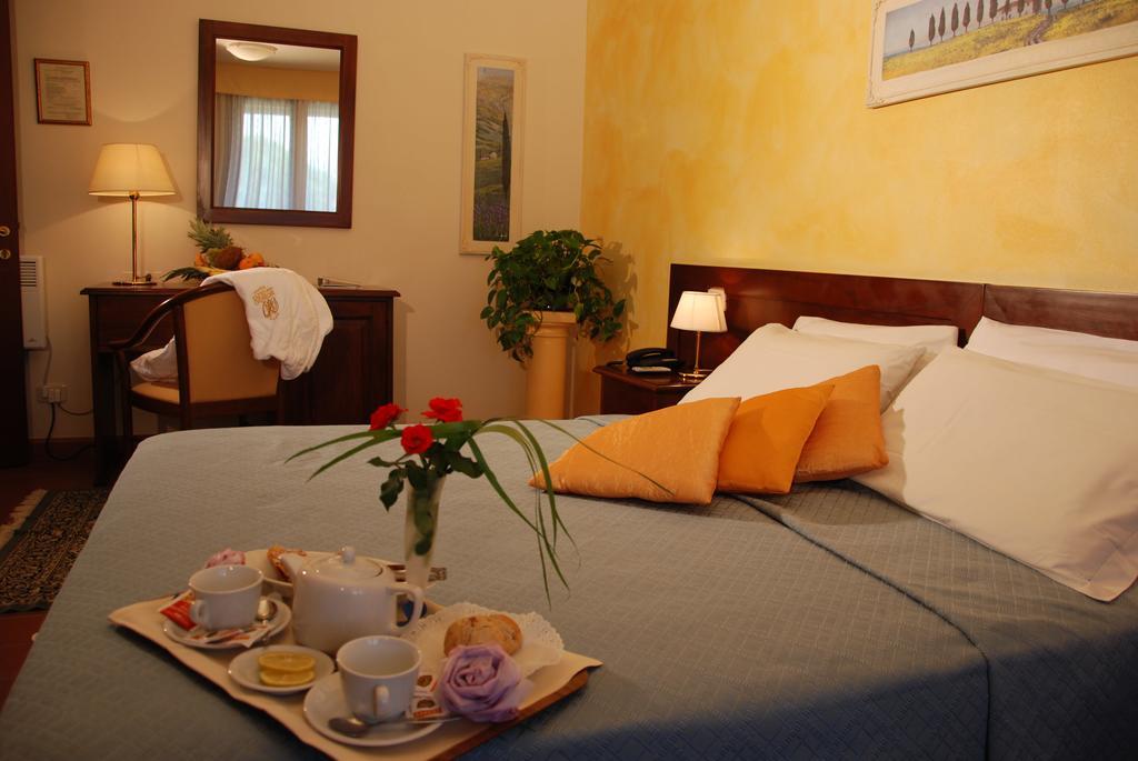Hotel Borgo Degli Olivi Riotorto Bagian luar foto