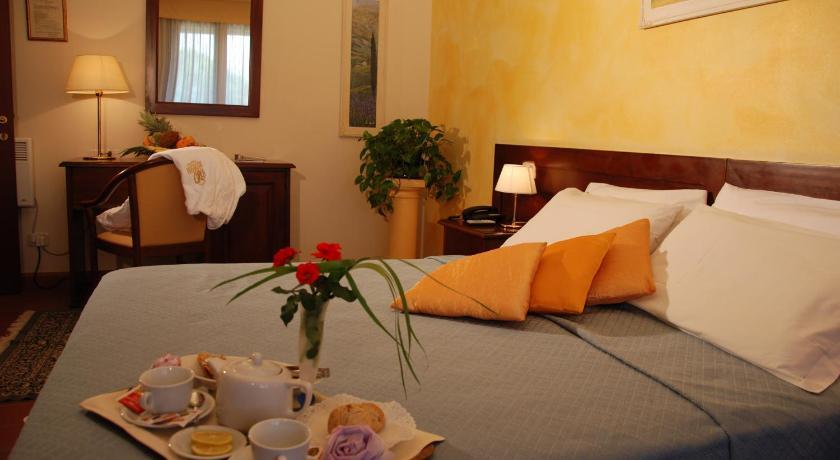 Hotel Borgo Degli Olivi Riotorto Bagian luar foto